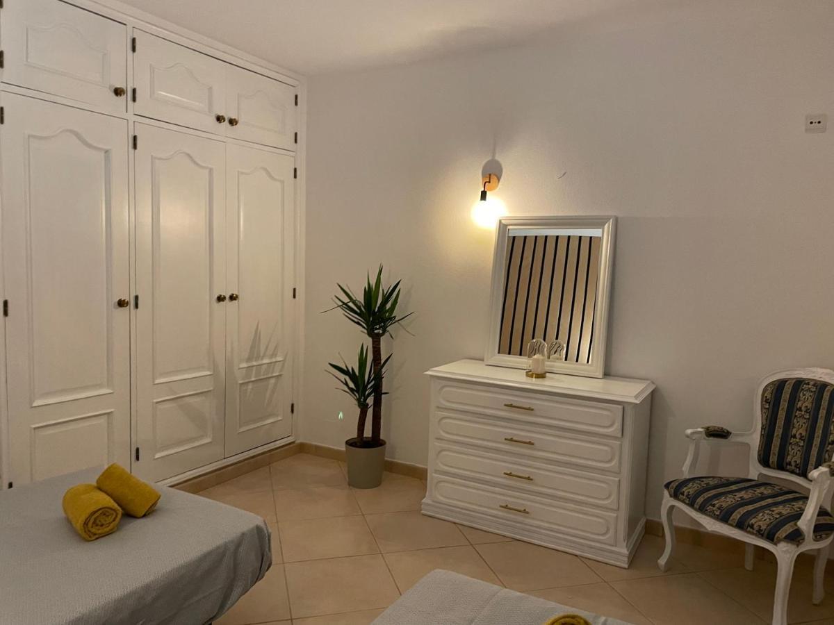 Travellers Guesthouse Lagos Esterno foto