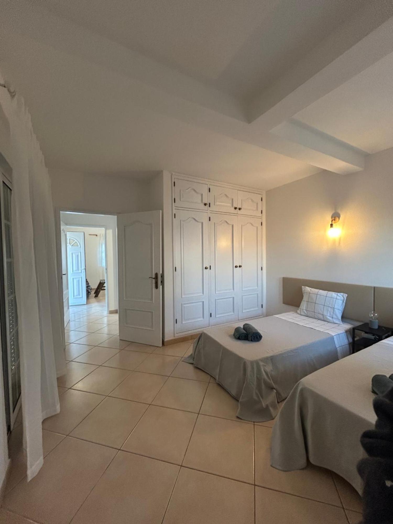 Travellers Guesthouse Lagos Esterno foto